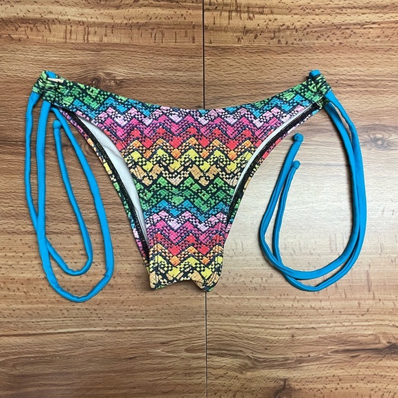 Puzzle Piece Brazilian Bikini Bottom - Picture 1 of 4